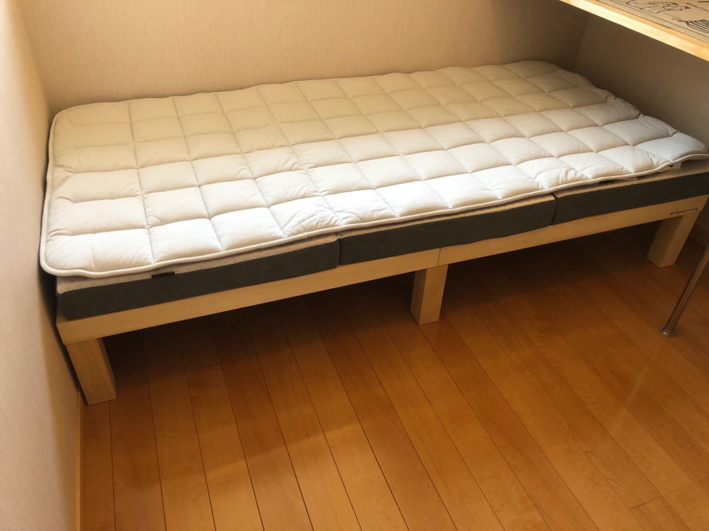 桐無垢材ベッドフレーム　日本製　ロータイプベッド　愛知　西尾　安城