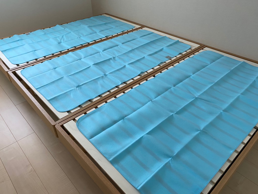 除湿シートがあるだけで、湿気の処理が上手にでき安心感があります。寝室のカビ防止に是非。