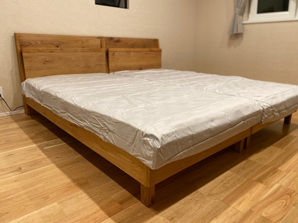 知多郡阿久比町の新築のお宅にベッドを納品させて頂いた様子です。ＦＩＴＬＡＢＯマットレスとオリジナルの二層式羊毛ベッドパッドで気持ち良くお休み頂けると思います。
