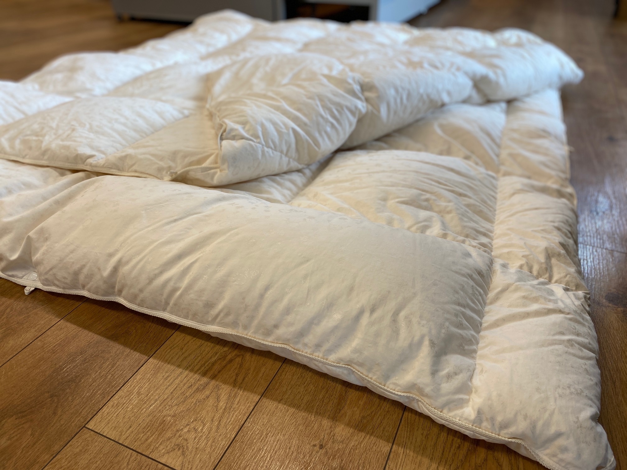 幸田町I様、フランスベッド製の2枚合わせ羽毛布団をリフォーム | 睡眠