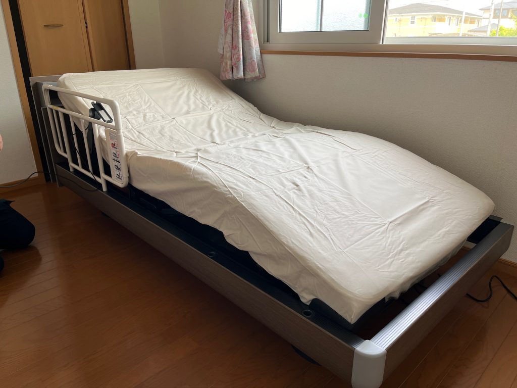 幸田町I様宅、パラマウントベッドのNEWインタイム1000SSサイズを納品♪ご自宅を新築される間の仮住まいに設置。