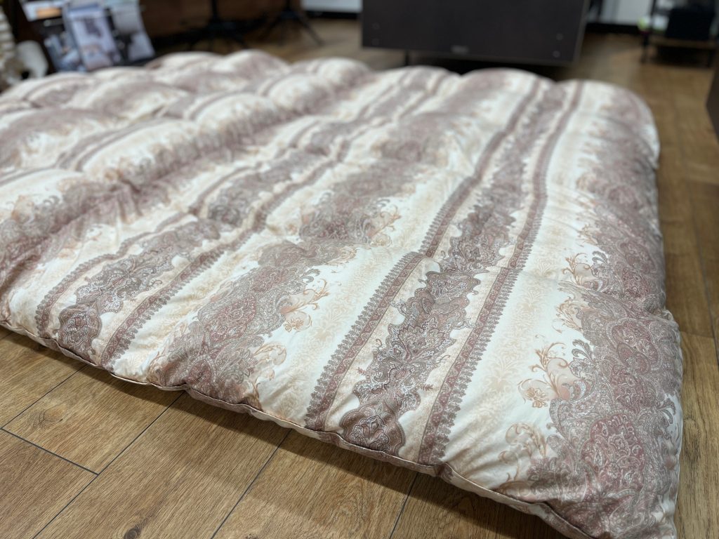 碧南市Y様、キングサイズの羽毛ふとんをシングルサイズの羽毛布団へ2回目のリフォーム♪余った羽毛で寝袋も製作！